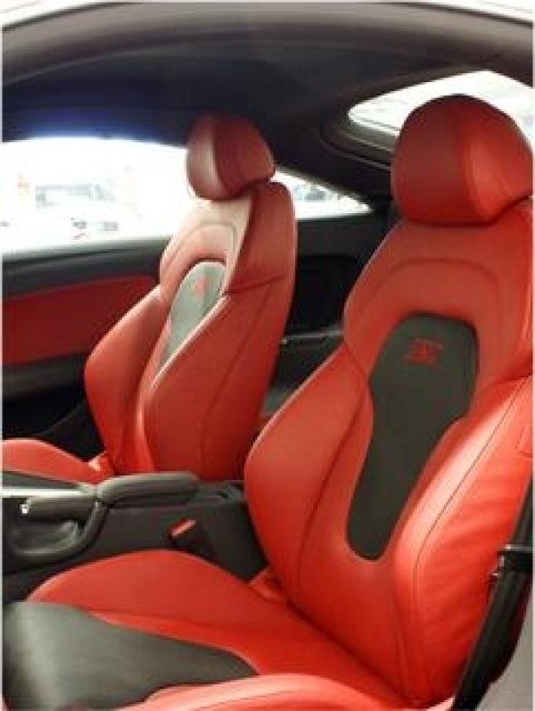 Audi ABT TT-R - двуцветни интериорни решения